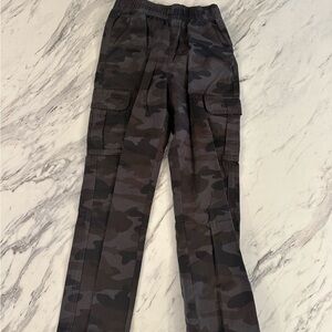 Children’s Place Size 10 Black Camo Elastic Waist Pants Boys